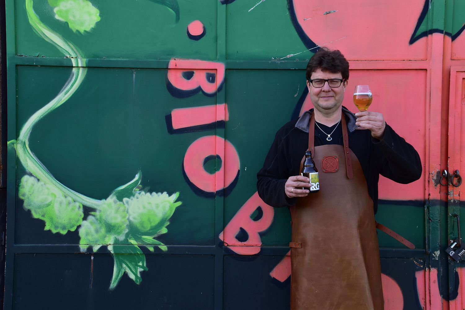 Gert Jordens van Jessenhofke toost op je gezondheid - (c) VLAM, P. De Laet