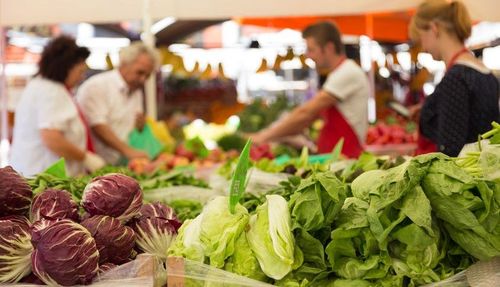 Verse biogroenten op de markt - (c) VLAM