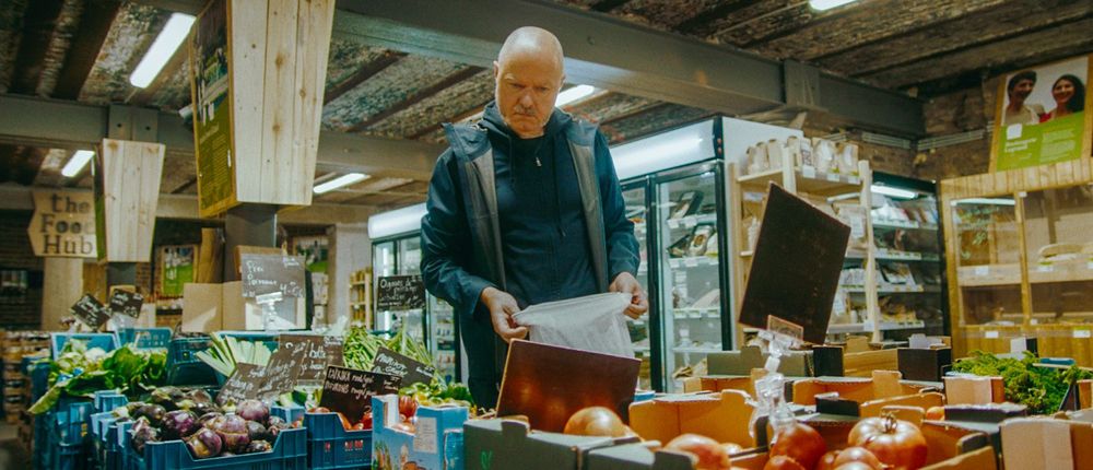 Rudi in de biowinkel - (c) VLAM
