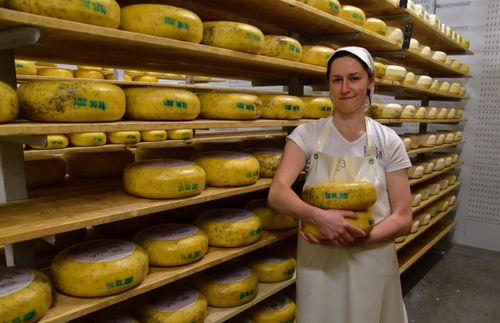 Ester Spanhove, trotse kaasmaakster bij Het Hinkelspel - (c) VLAM, Patricia De Laet