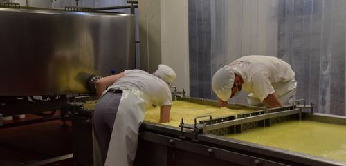 Ambachtelijk werken bij Het Hinkelspel - (c) VLAM, Patricia De Laet