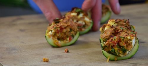 Gevulde courgette met Mix 'n Fix - La vie est belle - (c) VLAM, Patricia De Laet

----

Sort: 6